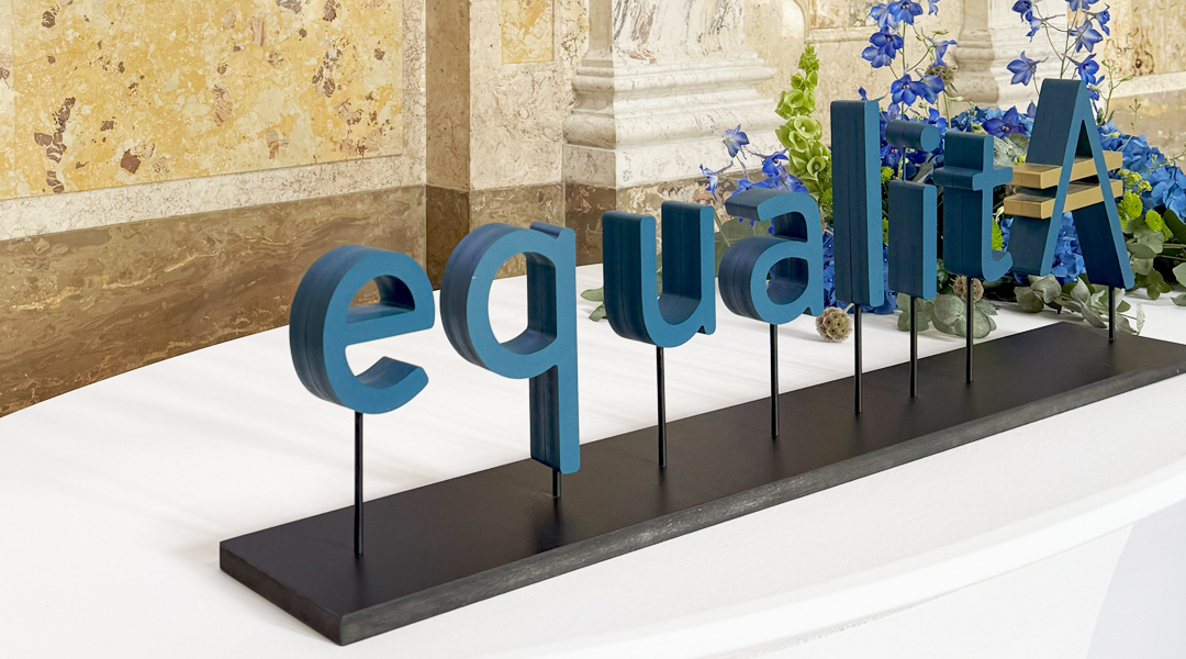 tisch_equalita Kopie